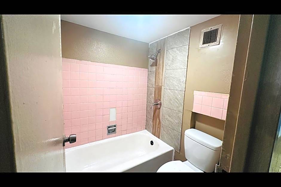 Hallmark Inn By OYO Fort Wayne