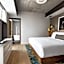 Humaniti Hotel Montreal, Autograph Collection