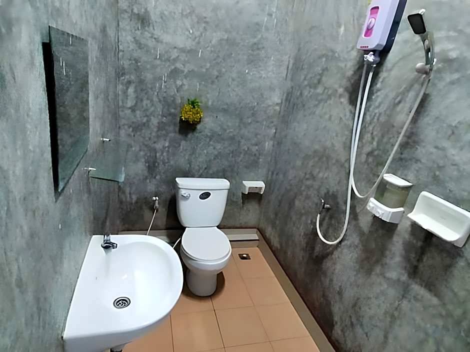 Tonkong Guesthouse & Restaurant