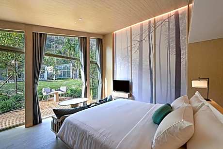 King Room with Balcony