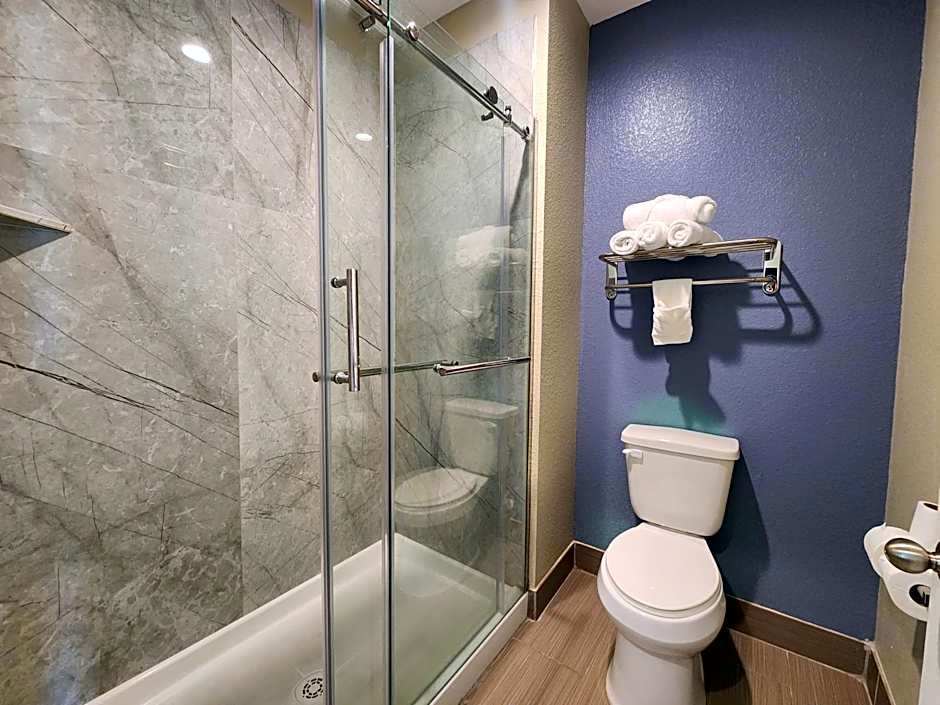 Days Inn & Suites by Wyndham La Porte