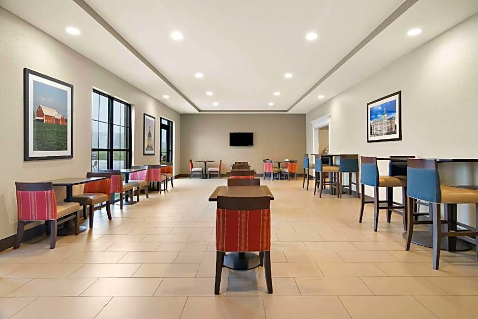 Comfort Suites Rensselaer near Fair Oaks