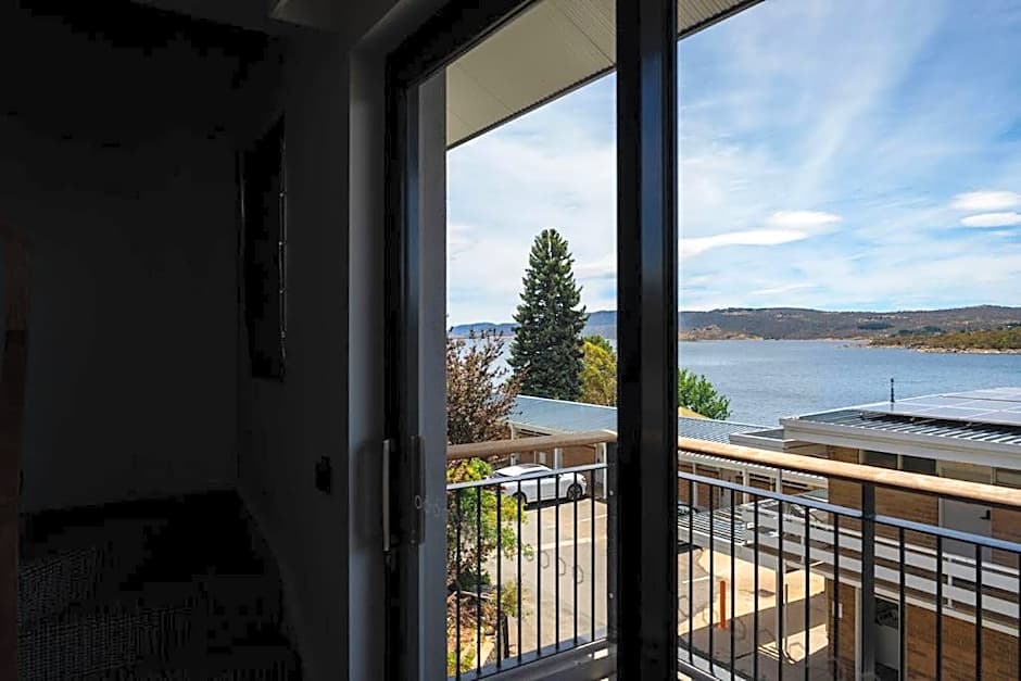 Lake Jindabyne Hotel