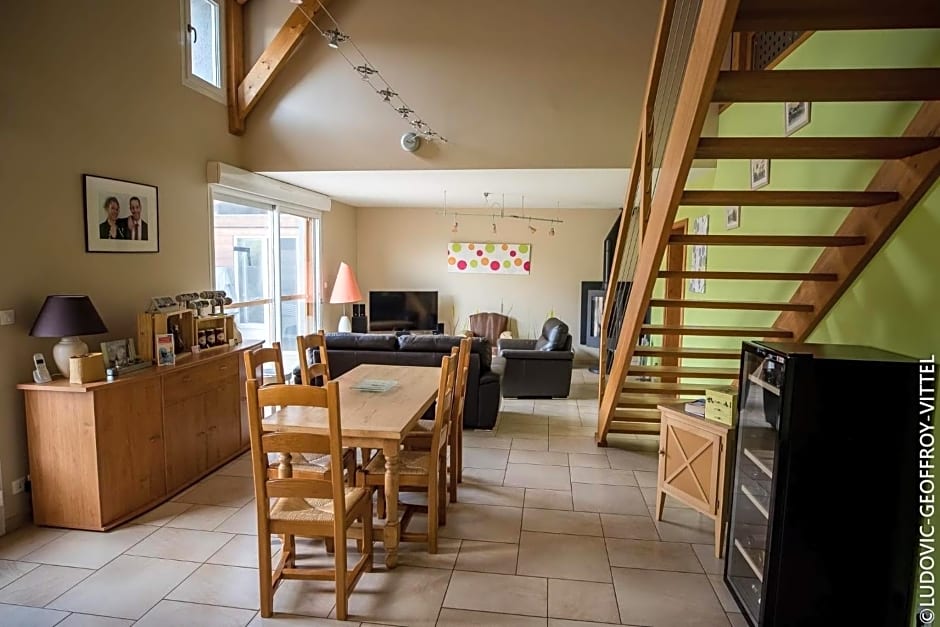 Le Nid d'Alex Spa , Rando et table d'hôte