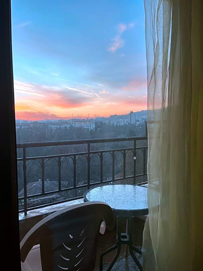 HOTEL BOLYARI