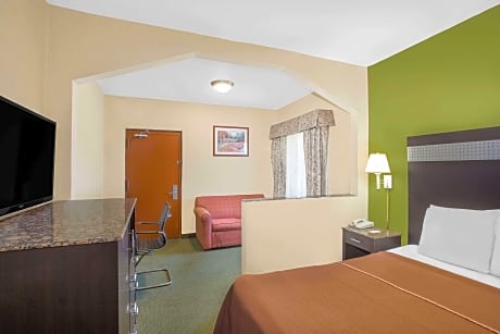 1 Queen Bed Mobility Accessible Room Smoking