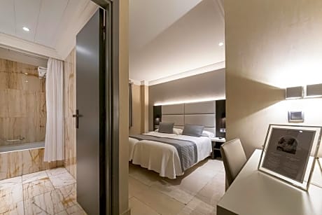 Interior Twin Room