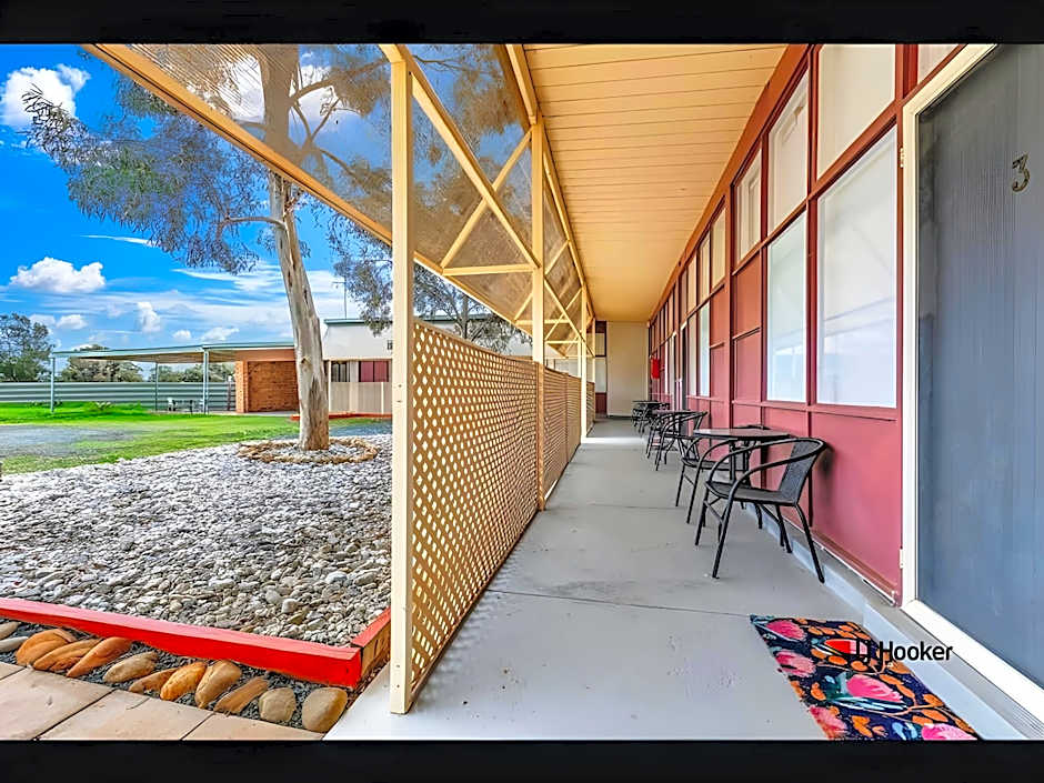 Torrumbarry Motel