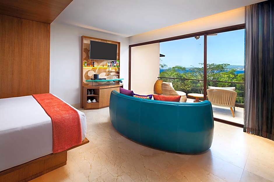 Photo 1 of 5 of Deluxe 1 King Bed, Partial Ocean View