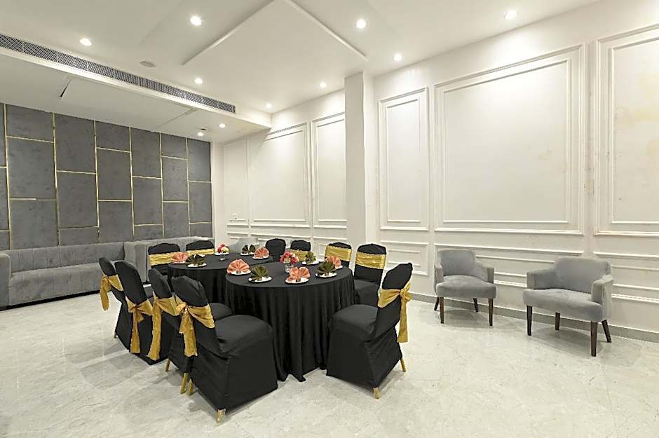 Hotel Avalon Palms Agra