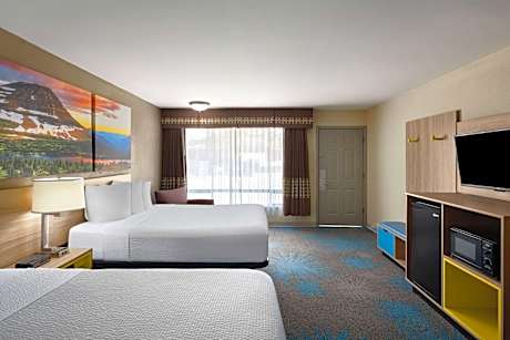 Queen Room with Two Queen Beds and Roll-in Shower - Mobility Accessible/Non-Smoking