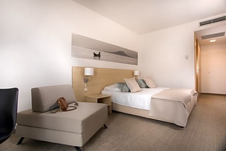 Superior double room, extra bed, sea side, balcony