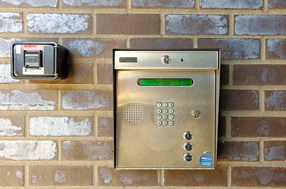 Self Check-in-washer-dryer-4ksmart Tv-king Bed-gym