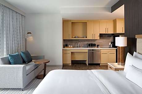 Standard Queen Room with Two Queen Beds and Kitchen - Hearing Accessible