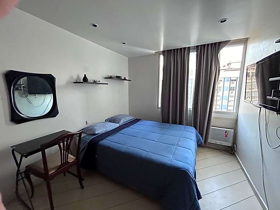 Refúgio praiano: Apto reformado a 100m da praia