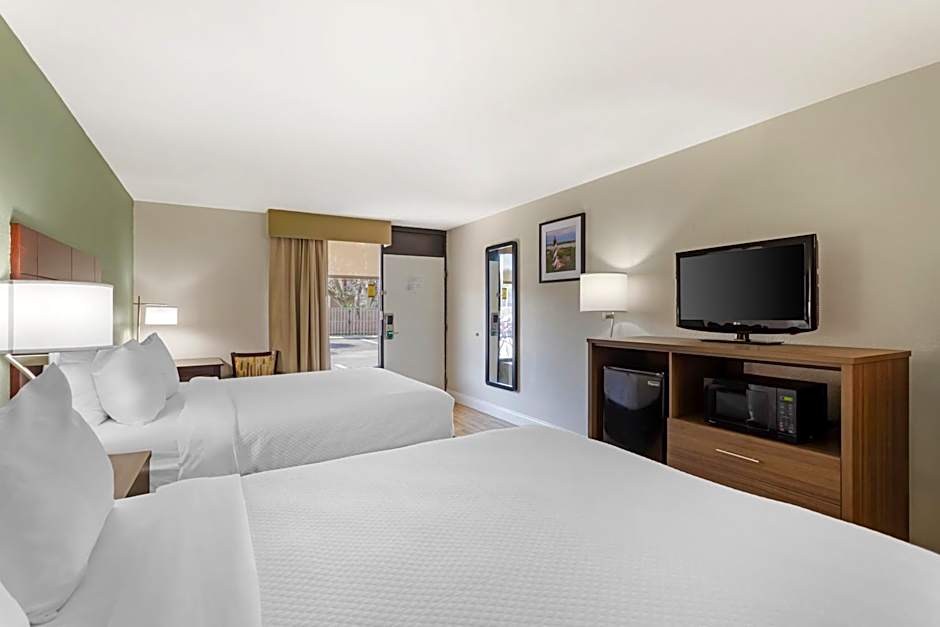 Quality Inn & Suites St Augustine Beach Area