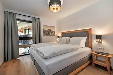 One-Bedroom Apartment with Balcony