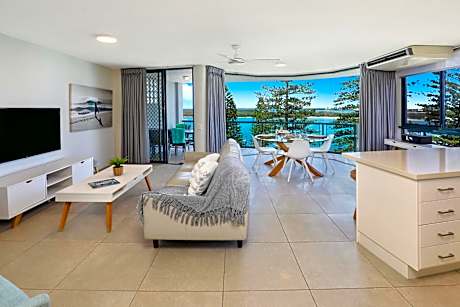 Two-Bedroom Apartment with Sea View