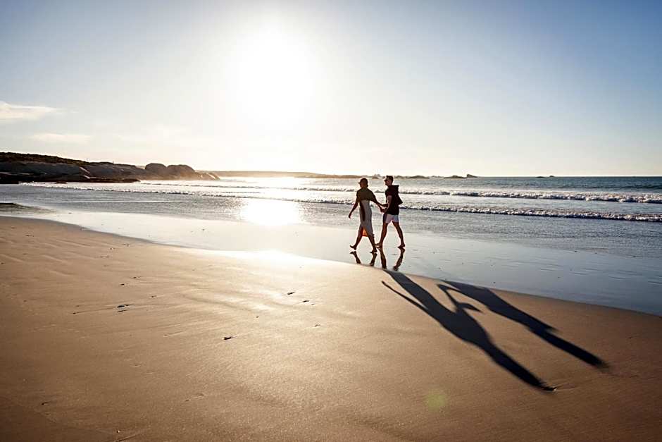 Abalone Hotel & Villas