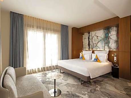 Executive Suite with King Bed