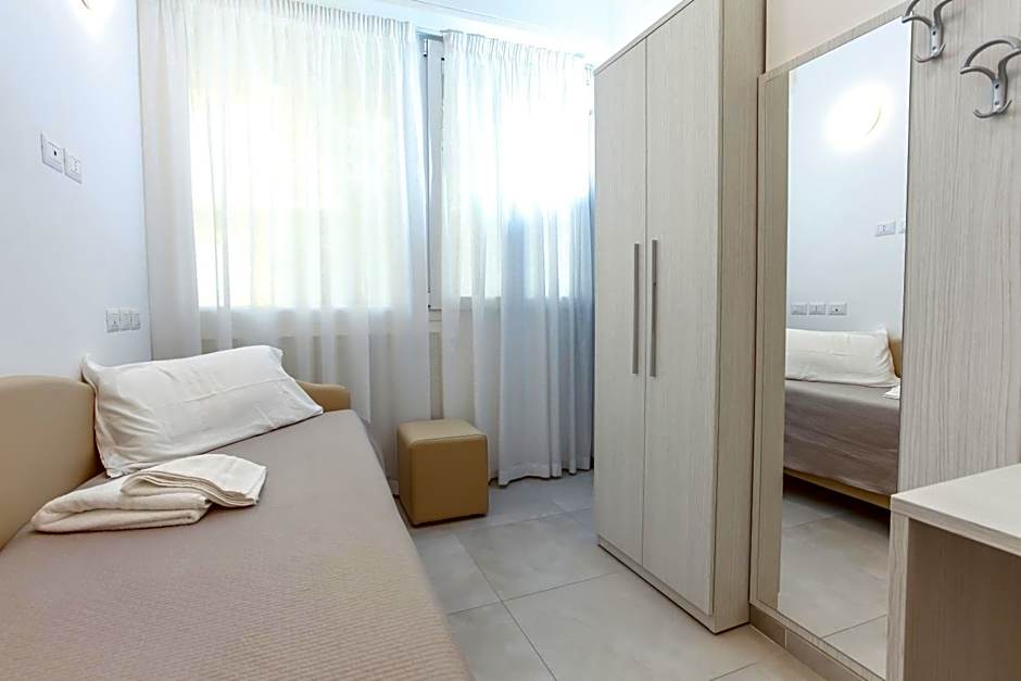 Hotel Tourist Meuble