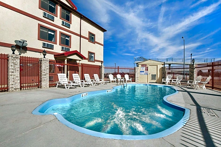 Howard Johnson by Wyndham Lubbock TX