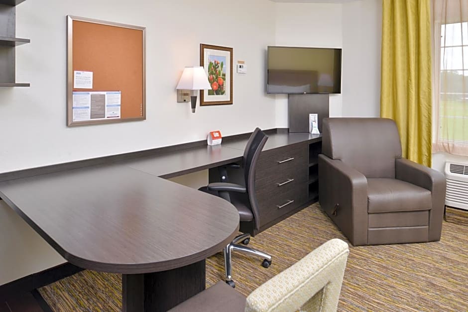 Candlewood Suites Beaumont, an IHG Hotel