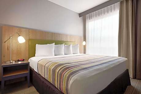 1 King Bed, Suite, Nonsmoking