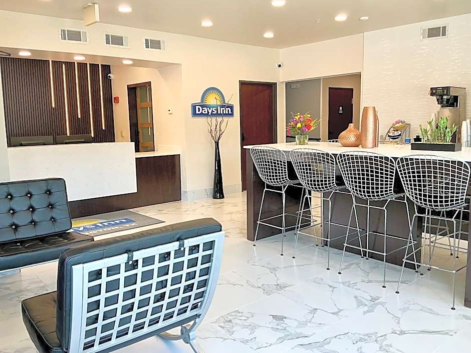 Days Inn by Wyndham Arlington