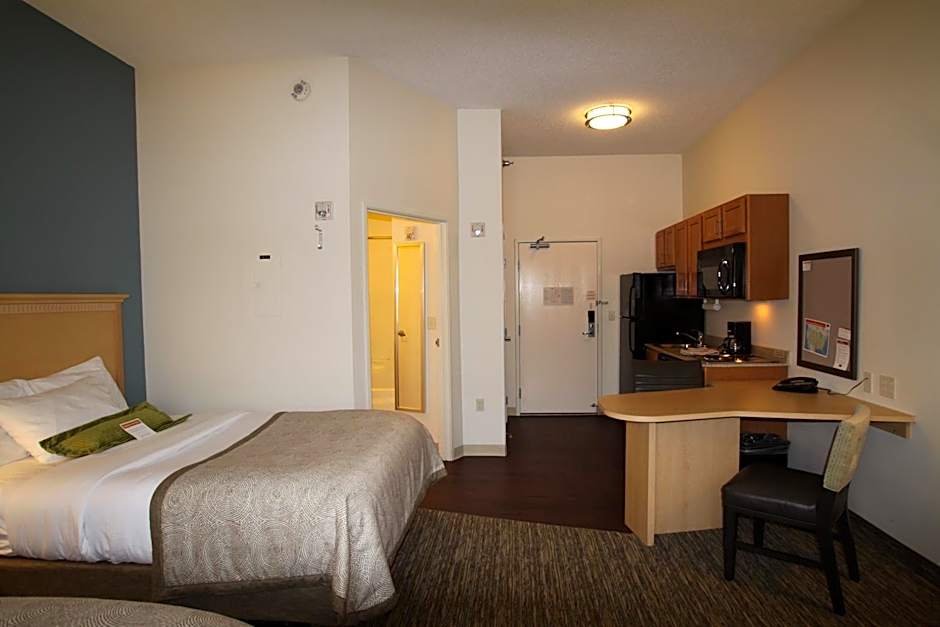 Candlewood Suites Fargo-North Dakota State University By IHG