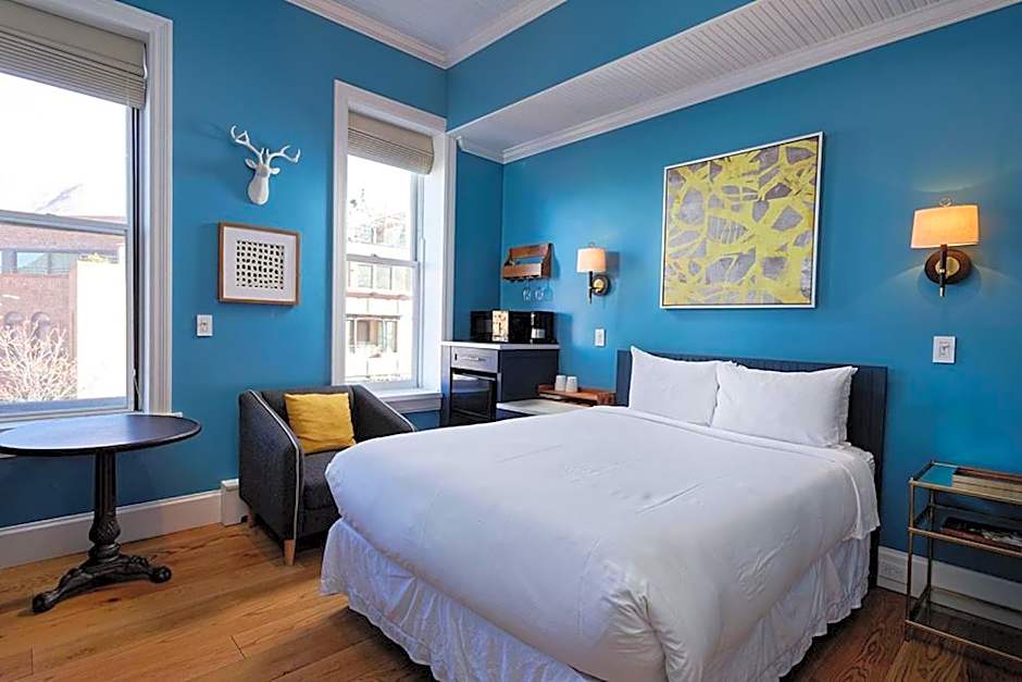 Independence Square 205, Stylish Hotel Room with AC, Great Location in Aspen