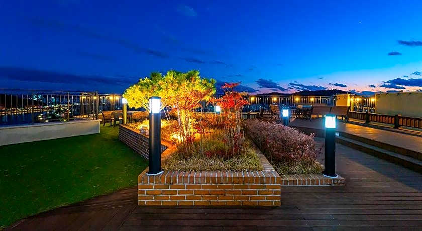 GOLDEN TULIP ESSENTIAL NAMGANG