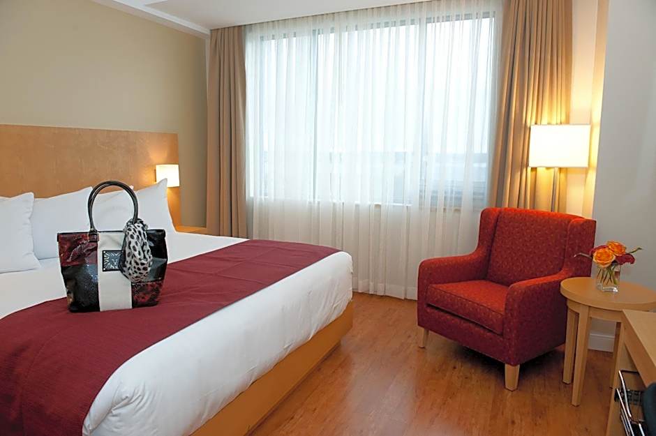 The Holman Grand Hotel