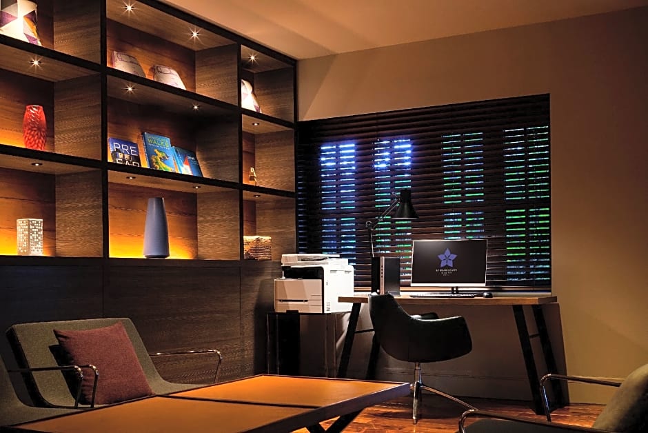 Kyukaruizawa Kikyo, Curio Collection by Hilton