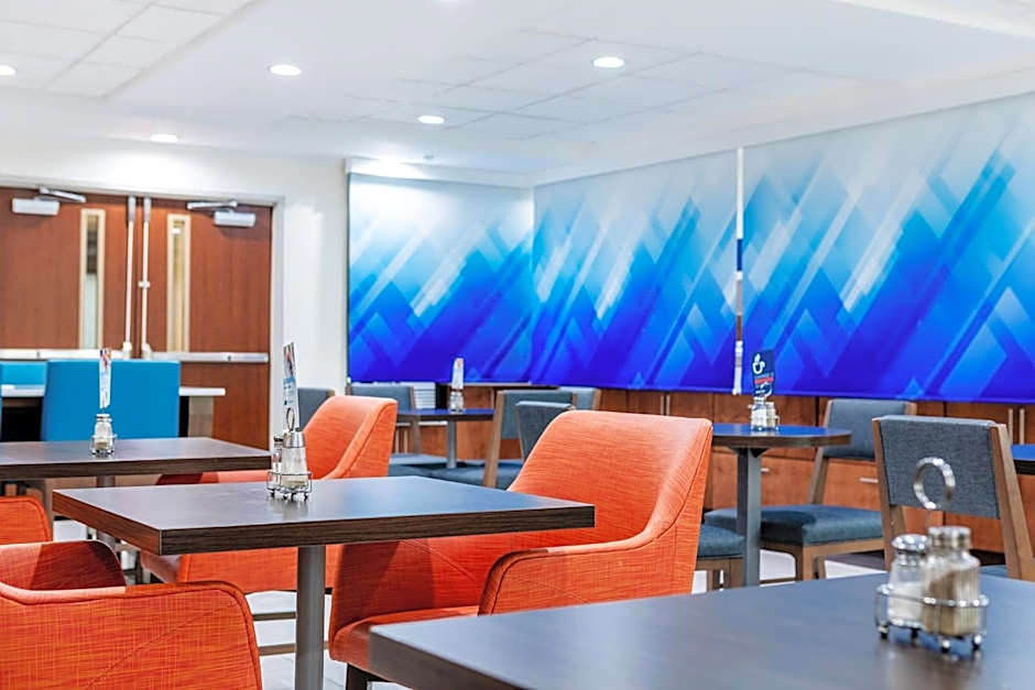 Holiday Inn Express Hotel & Suites Memphis/Germantown By IHG