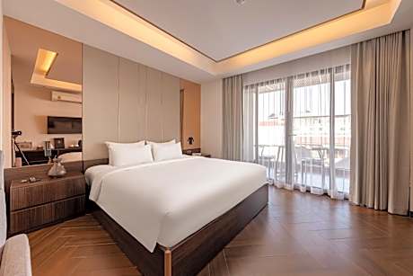 King Suite with Balcony