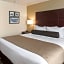 Cobblestone Hotel & Suites - Neenah