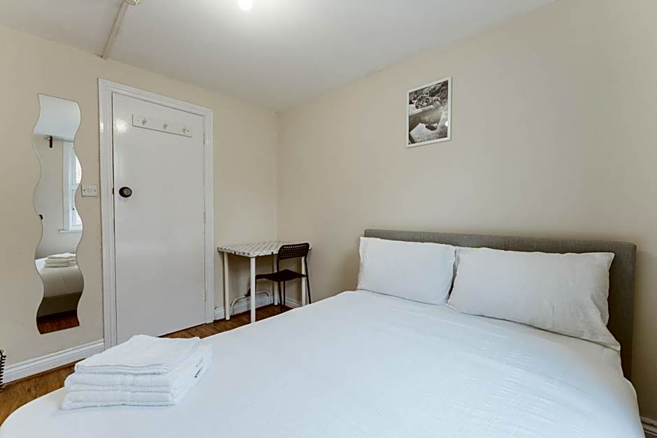 Mile End Rooms – London