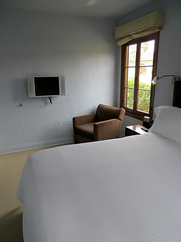 Casa Del Mar Inn