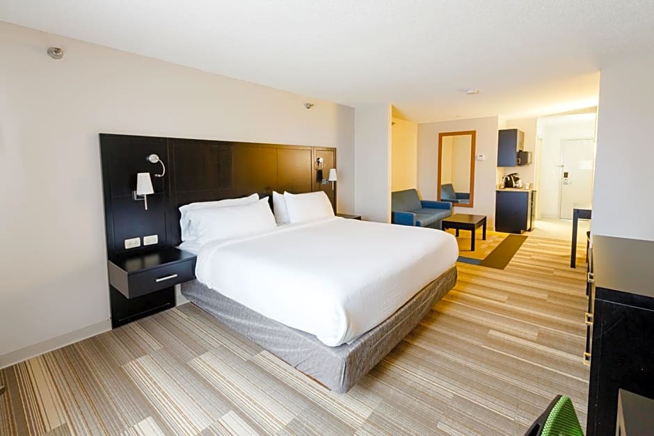 Holiday Inn Express & Suites Shelbyville, an IHG Hotel