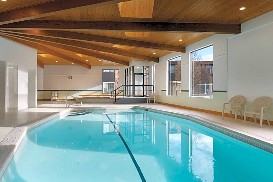 Delta Hotels by Marriott Helena Colonial