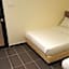 9 Square Hotel - Sri Kembangan
