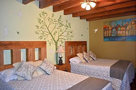 HOTEL ANA CATALINA & SUITES