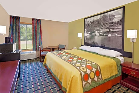 1 King Bed, Nonsmoking