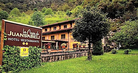 Logis Hotel Restaurante La Casa de Juansabeli