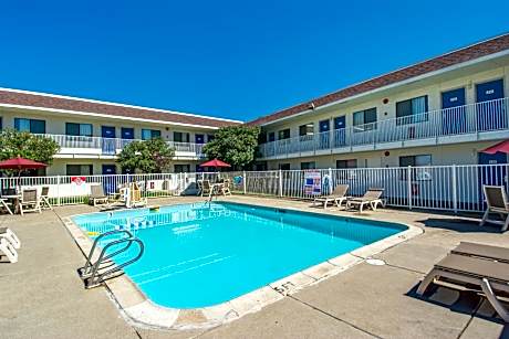 Motel 6-Redding, CA - North