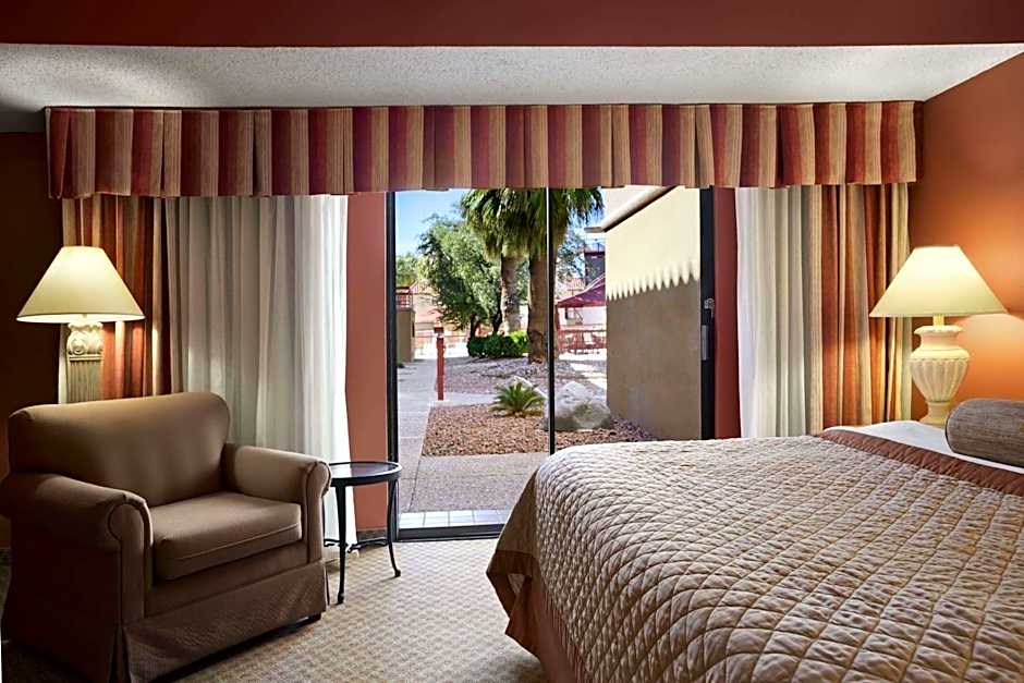 Wyndham El Paso Airport Hotel And Water Park