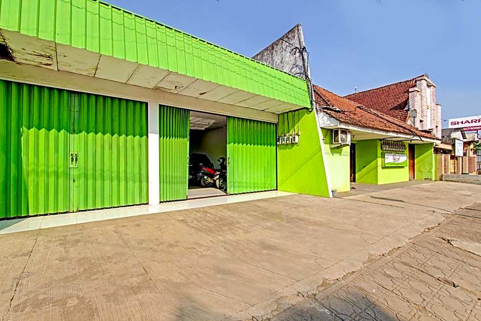 SPOT ON 91521 Mayong Guesthouse