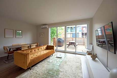 Design 3 bedroom flat with private terrace in Little Italy by Denstays