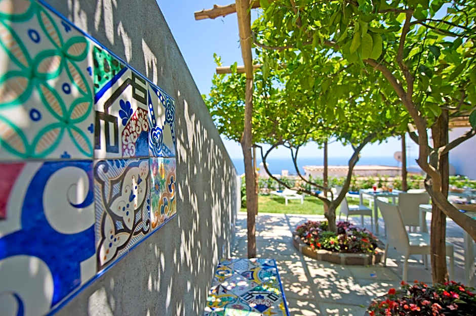 Albadamare Boutique Hotel